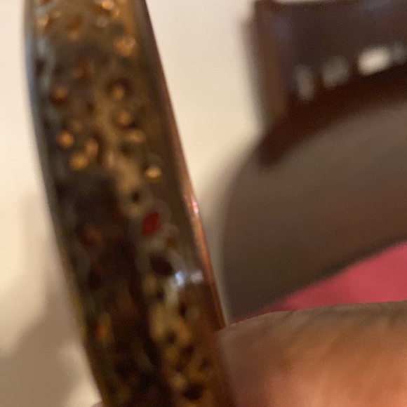 I have six brackets - Picture 3 of 5